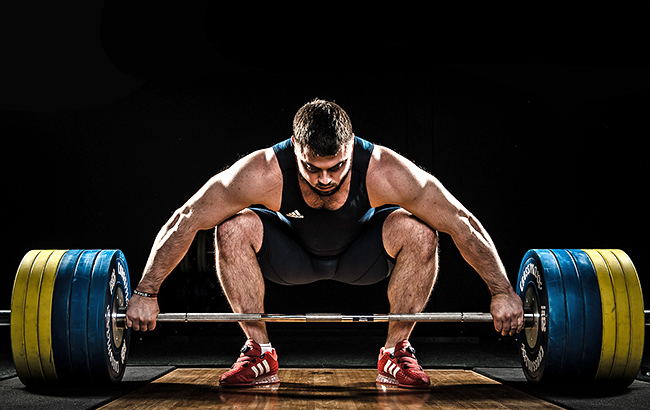 Aleksey Torokhtiy preparing to lift